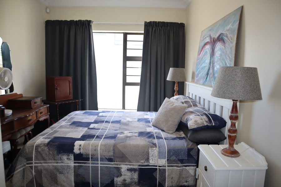 To Let 3 Bedroom Property for Rent in Wavecrest Eastern Cape